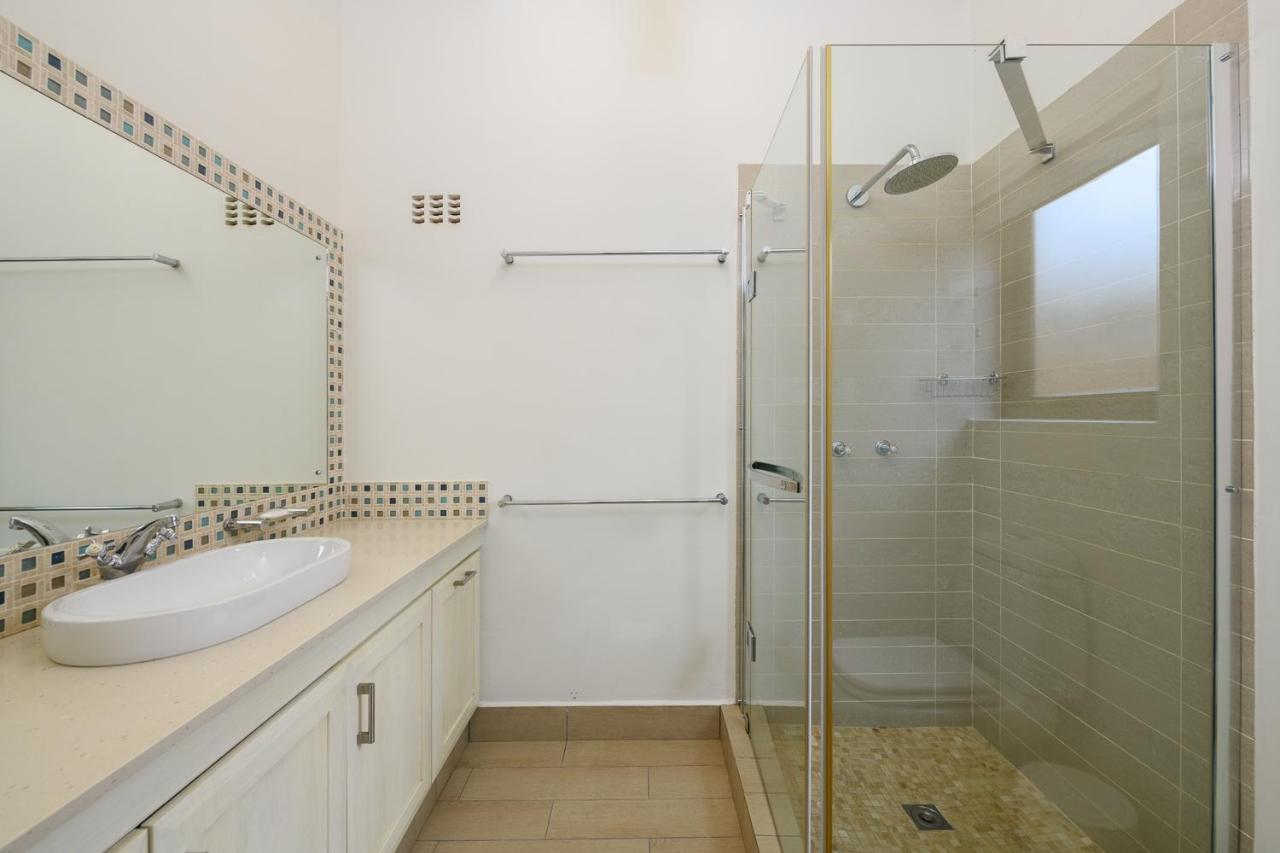 San Lameer 2702 - 4 Bedroom Classic - 8 Pax - San Lameer Agency Apartment *